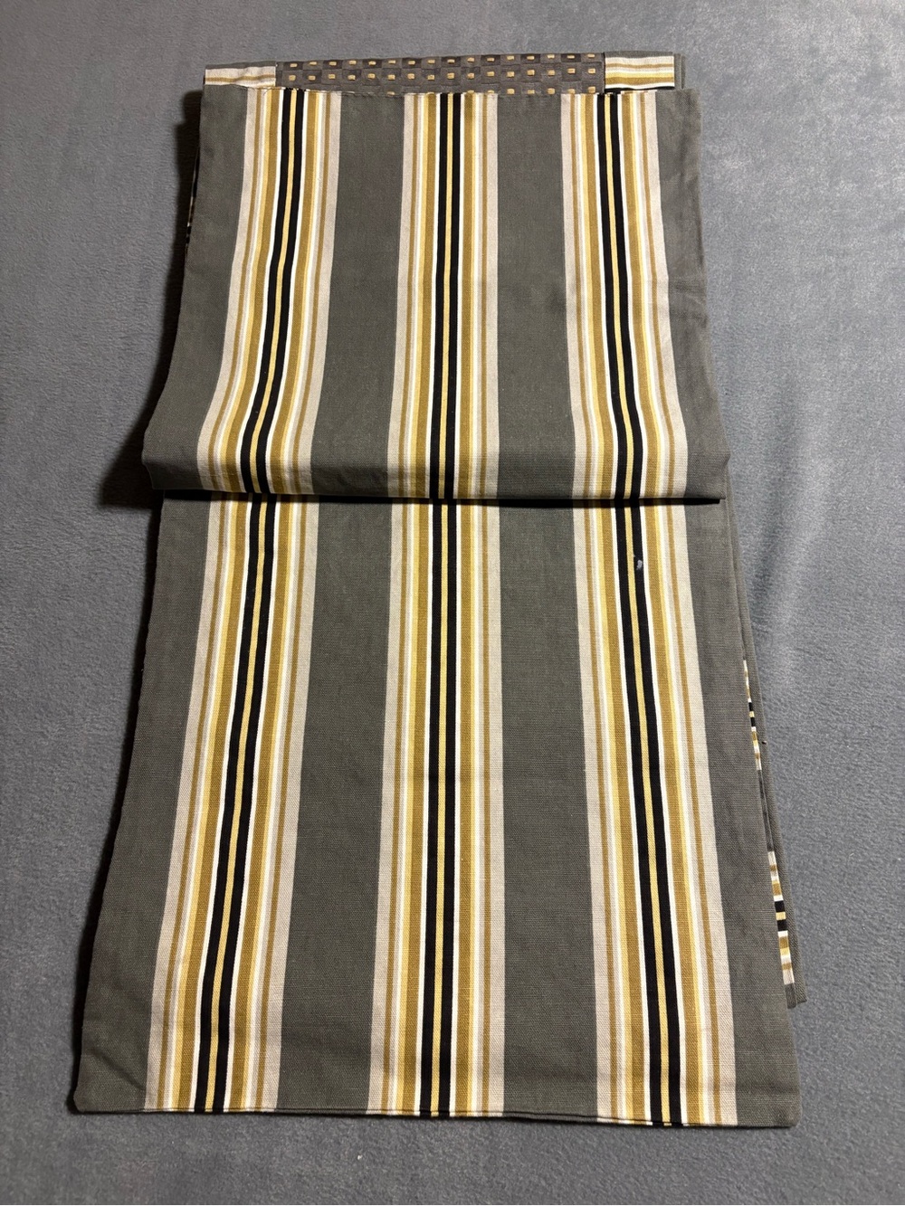 Table runner- Double sided - Picture 2 of 5